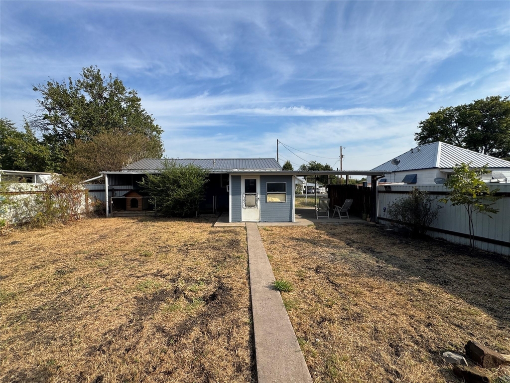 413 E Locust Street - Photo 9