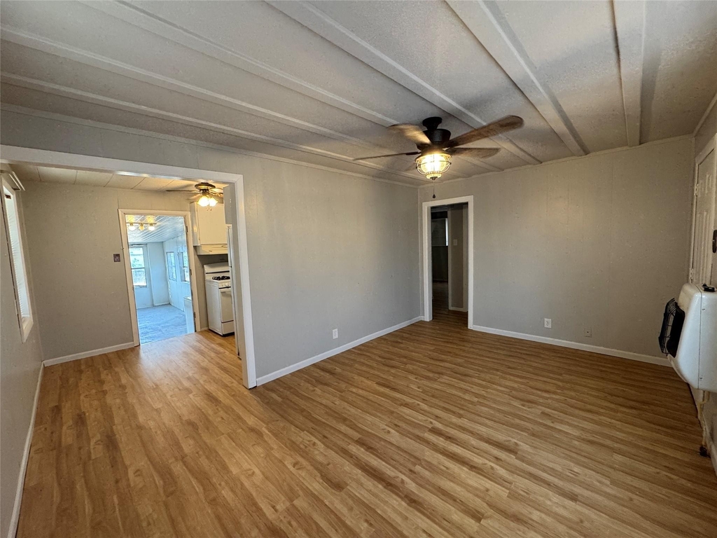 413 E Locust Street - Photo 4