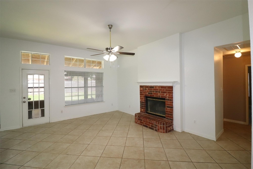 6100 Harwood Crossing Drive - Photo 3