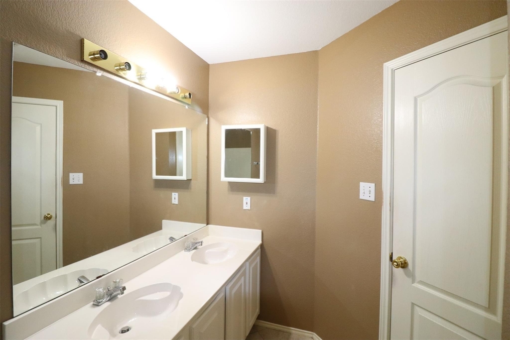 6100 Harwood Crossing Drive - Photo 22
