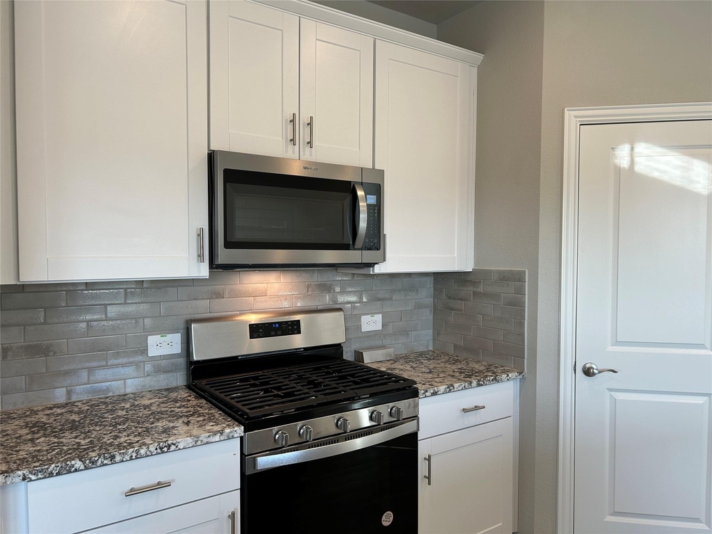 4800 Everly Court - Photo 2
