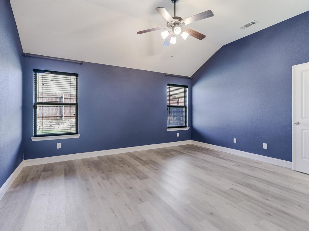1605 Falconet Court - Photo 25