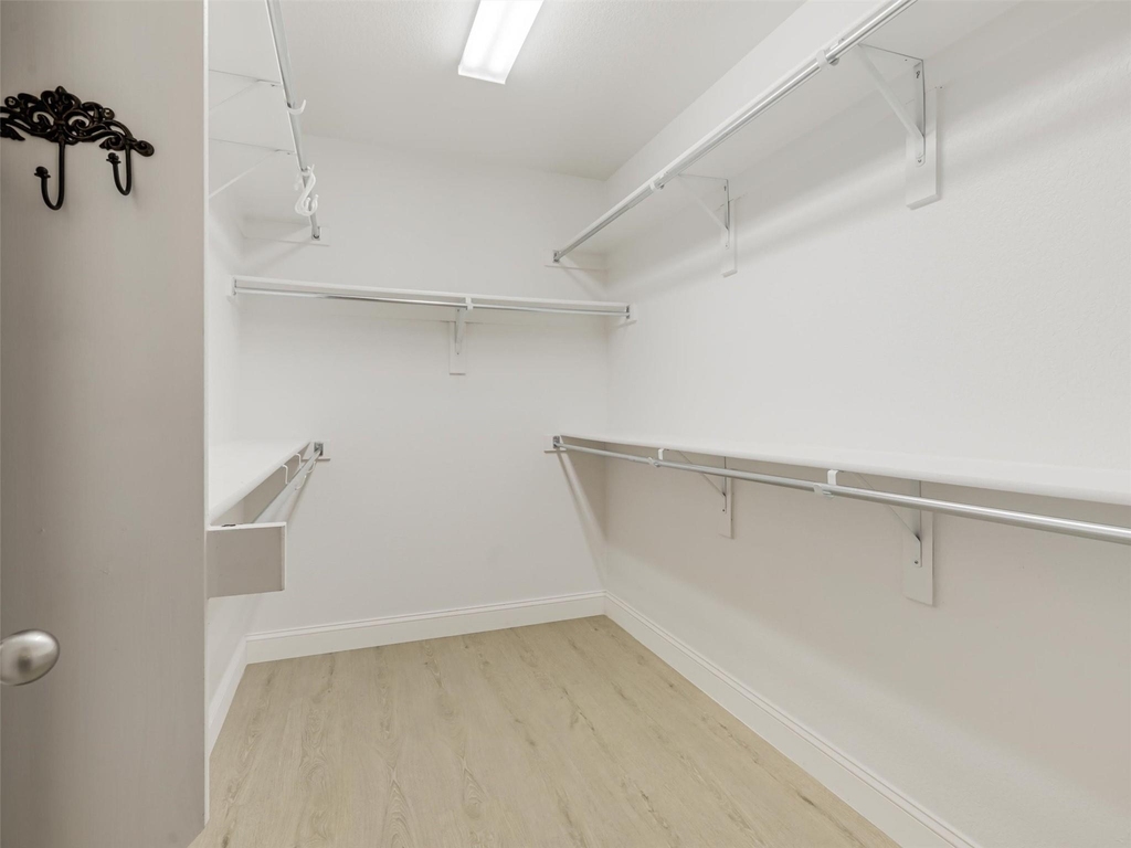 1605 Falconet Court - Photo 30