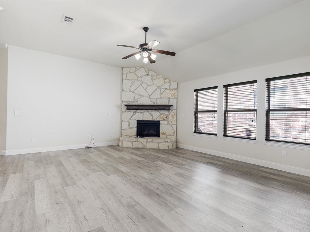 1605 Falconet Court - Photo 13