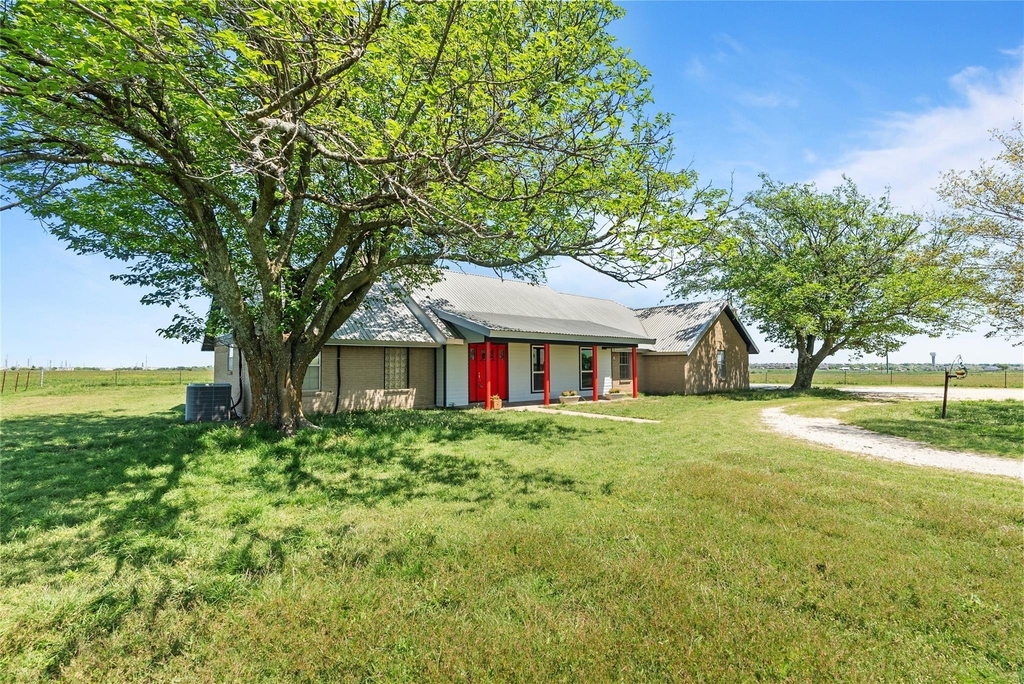 9518 County Road 913 - Photo 2