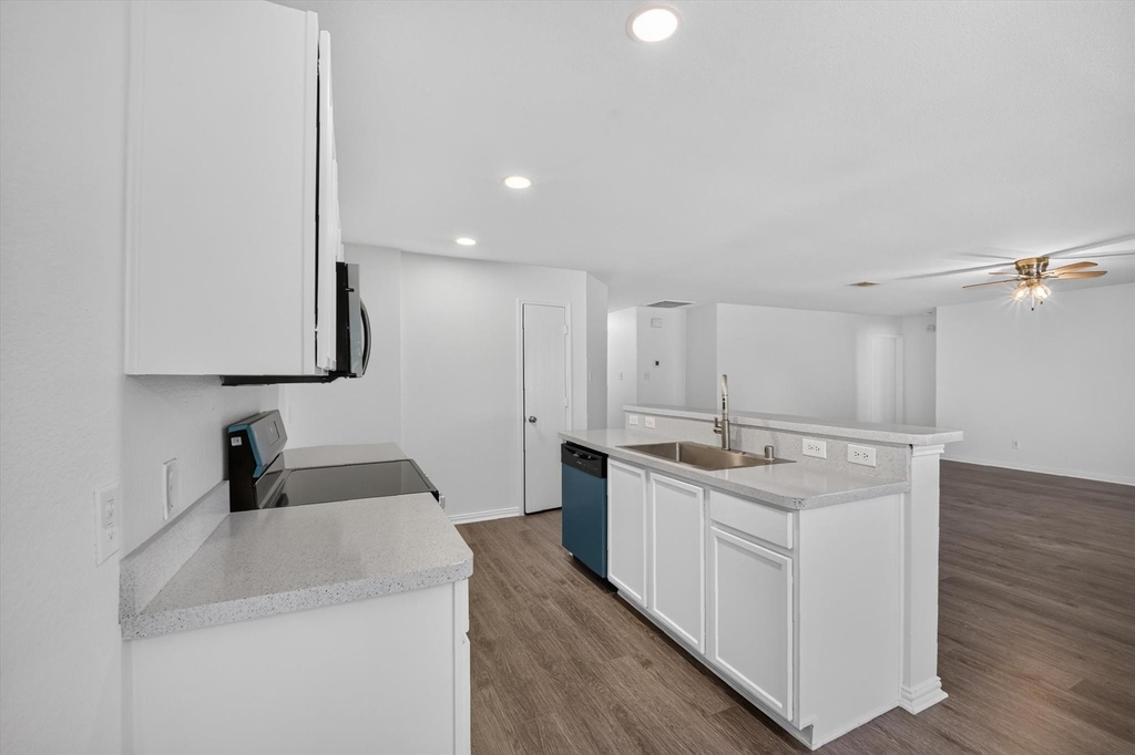 9605 Woodrow Wilson Drive - Photo 2
