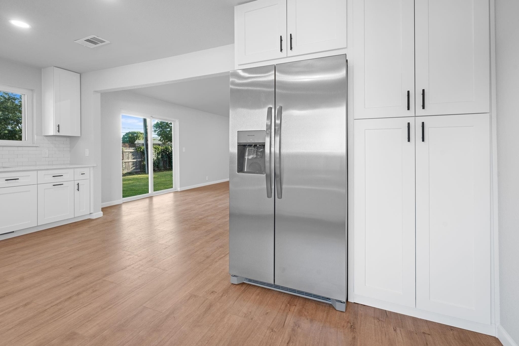 414 Hallmark Drive - Photo 8