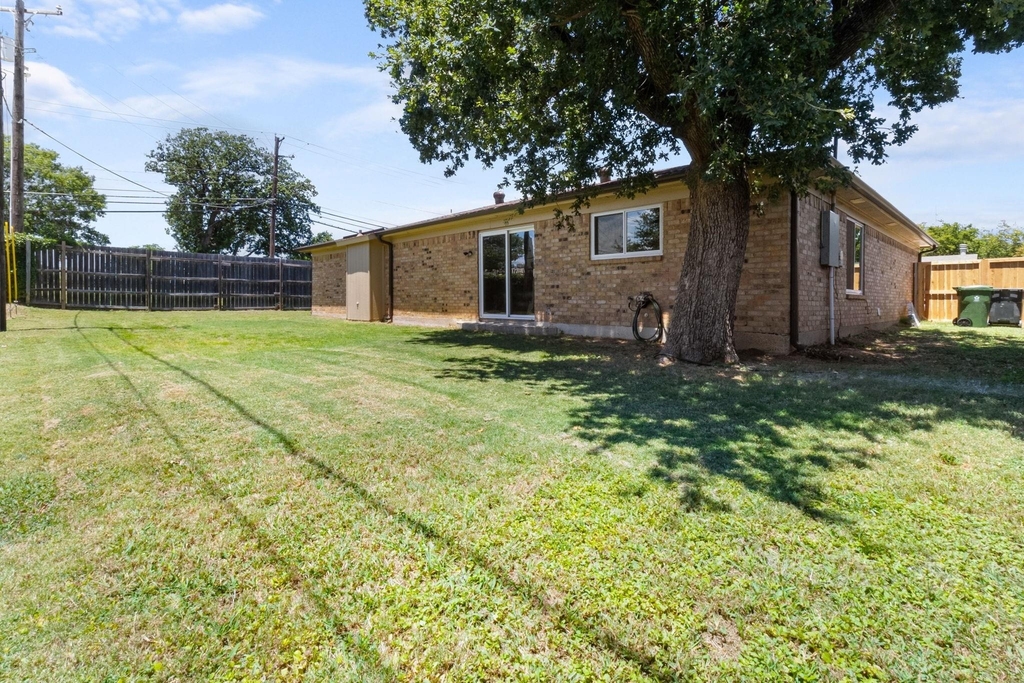 414 Hallmark Drive - Photo 33