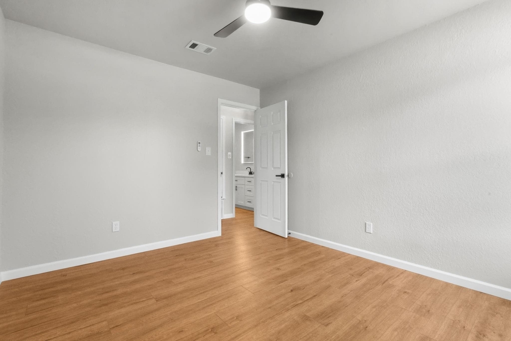 414 Hallmark Drive - Photo 22