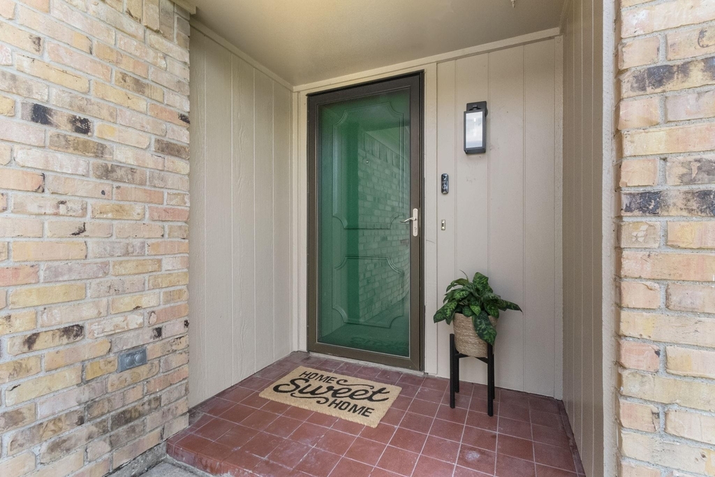 414 Hallmark Drive - Photo 3