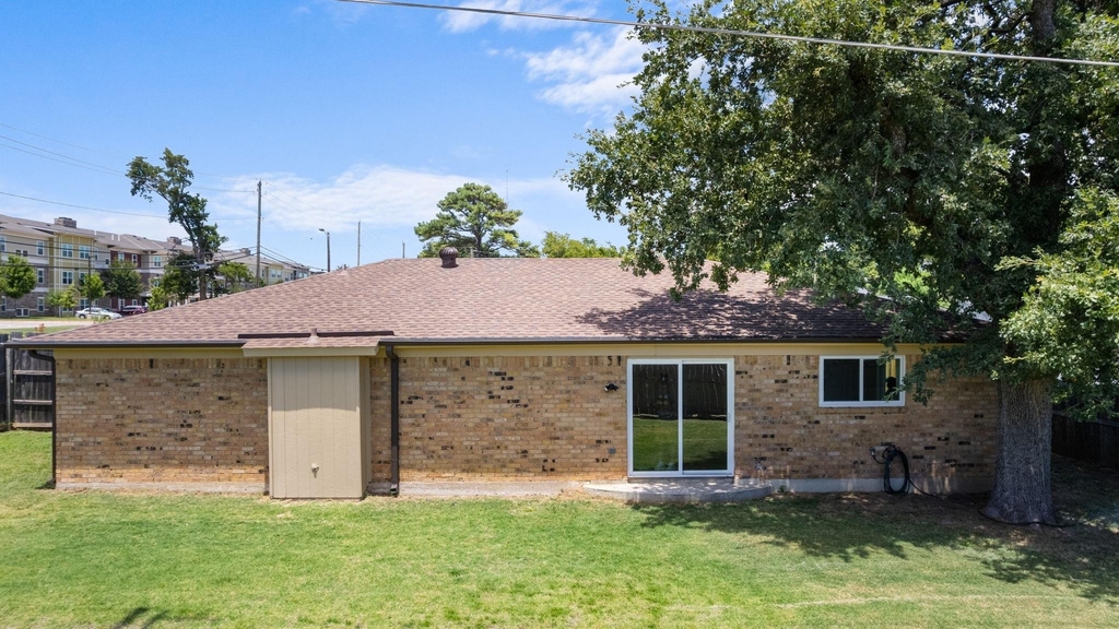 414 Hallmark Drive - Photo 32