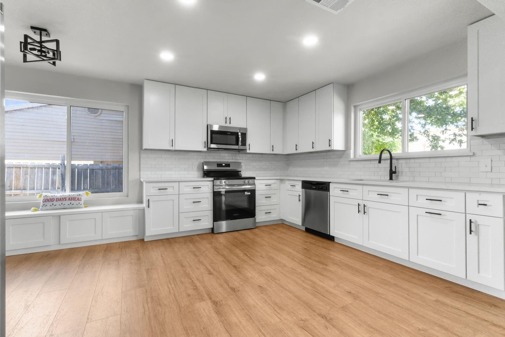 414 Hallmark Drive - Photo 15