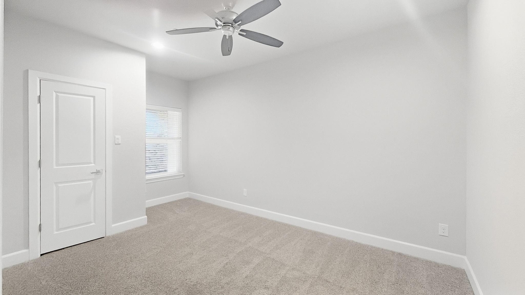 5713 Woodlands Drive - Photo 13