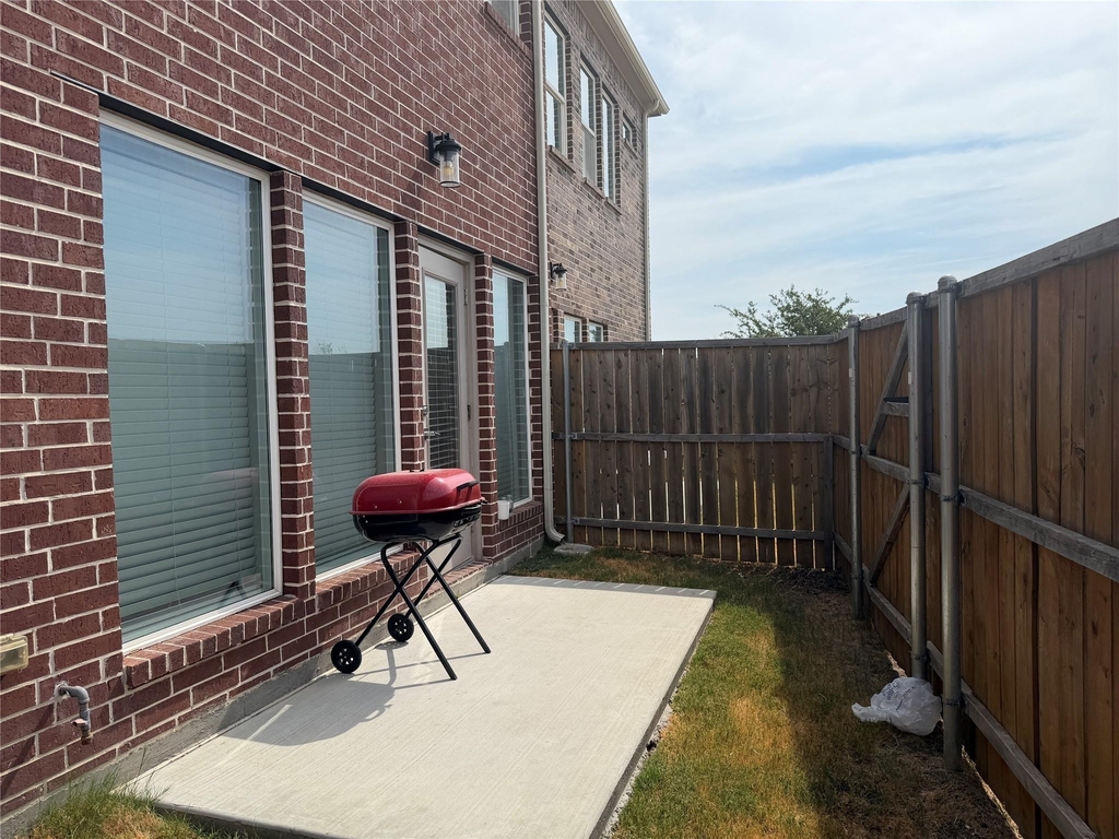 5713 Woodlands Drive - Photo 14