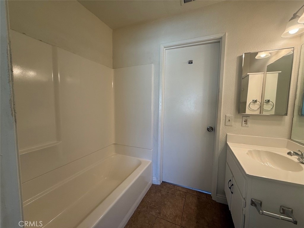 1103 W Francis Street - Photo 12