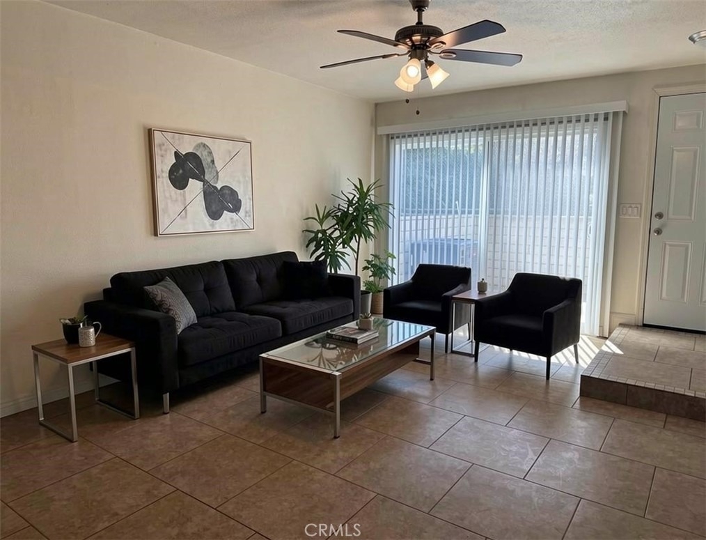 1103 W Francis Street - Photo 2