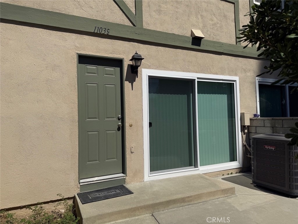 1103 W Francis Street - Photo 1