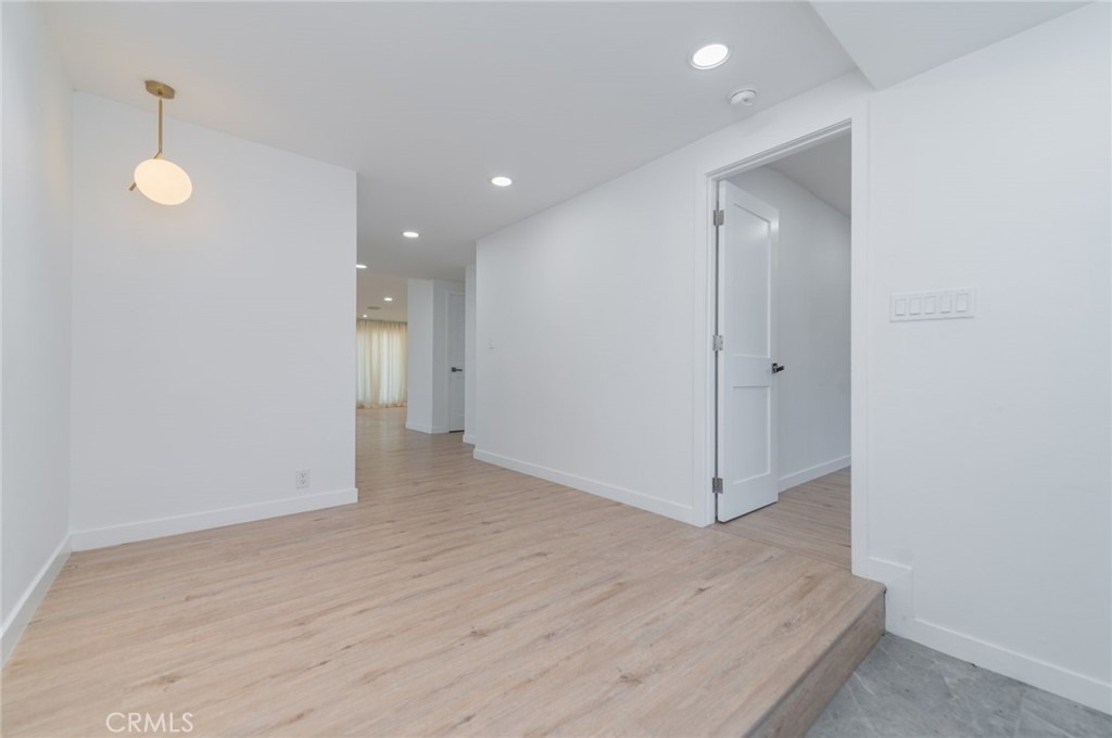 27106 Mesaba Drive - Photo 3
