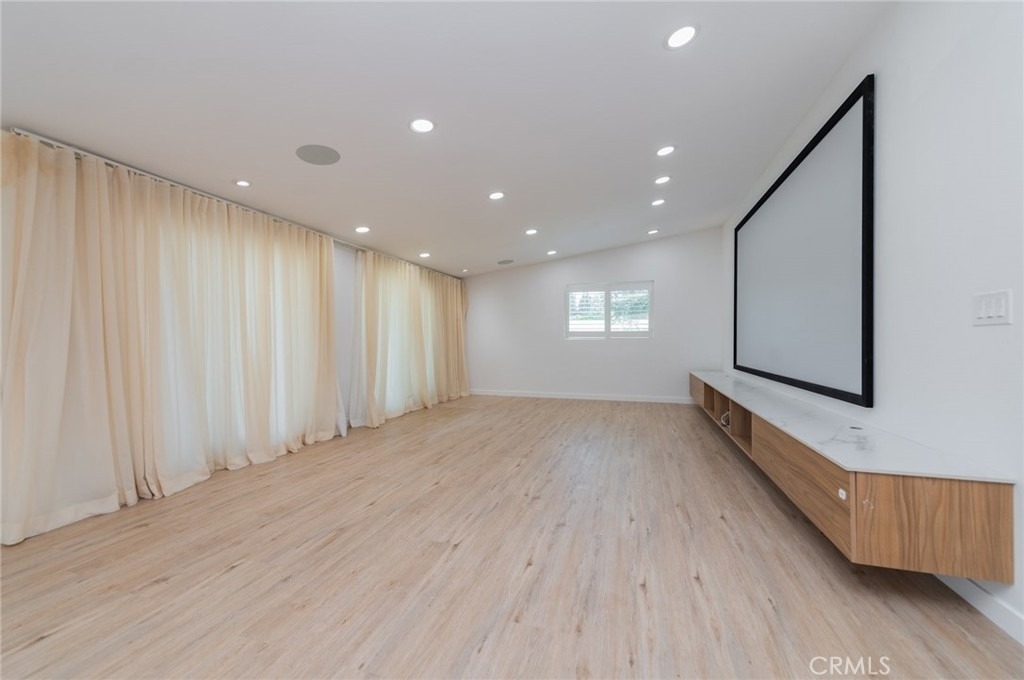 27106 Mesaba Drive - Photo 5