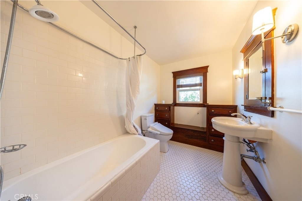 135 N San Marino Avenue - Photo 8
