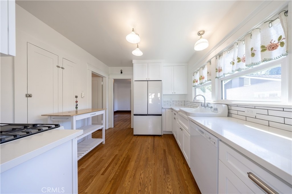 135 N San Marino Avenue - Photo 6