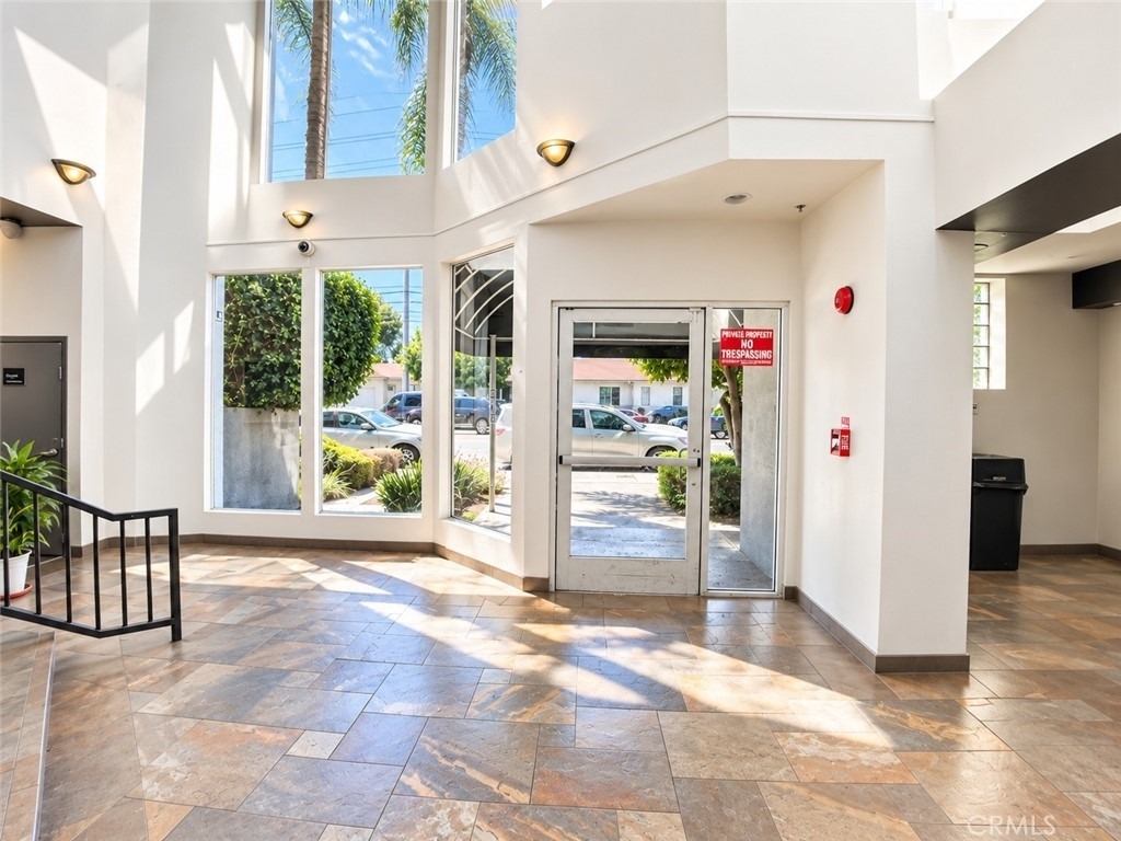 11657 Oxnard Street - Photo 0