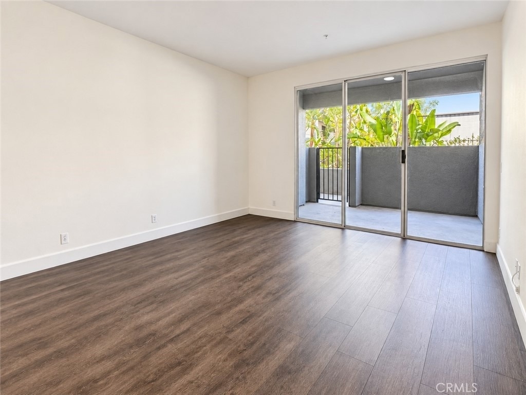 11657 Oxnard Street - Photo 21