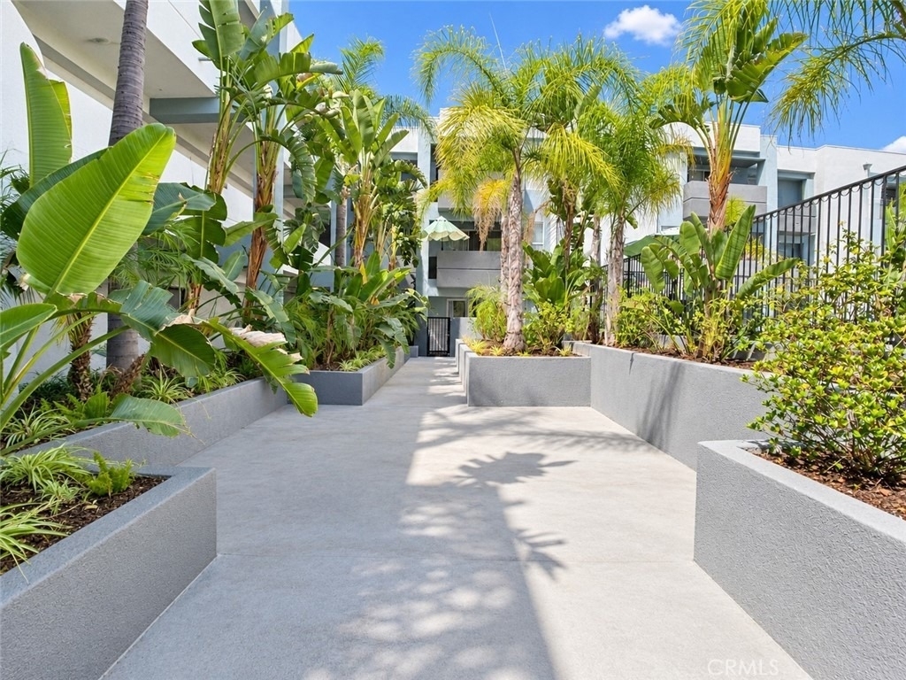11657 Oxnard Street - Photo 6