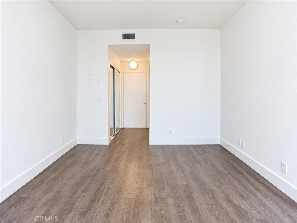 11657 Oxnard Street - Photo 18