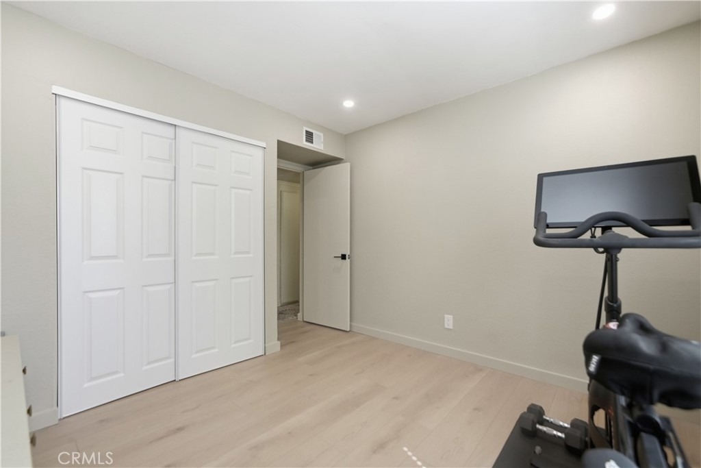 25039 Peachland Avenue - Photo 10