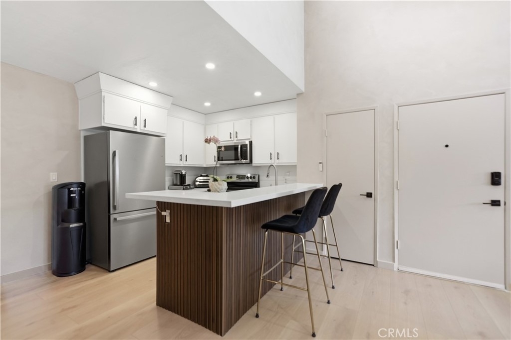 25039 Peachland Avenue - Photo 4