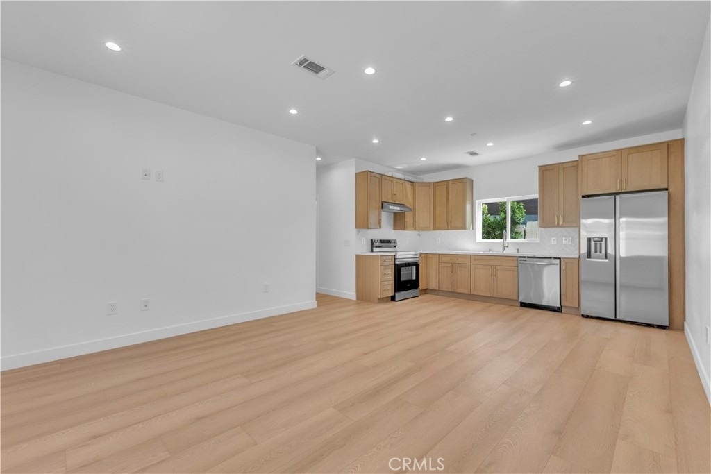 4698 Kraft Avenue - Photo 5