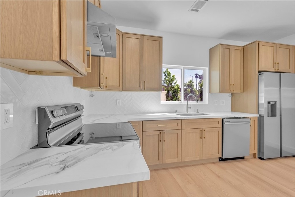 4698 Kraft Avenue - Photo 7