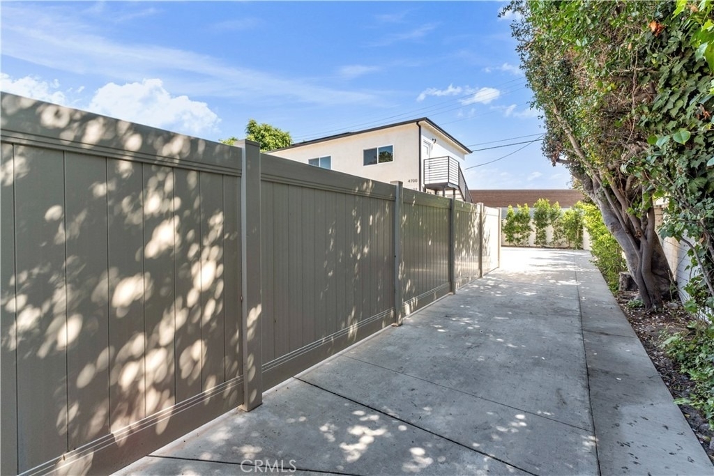 4698 Kraft Avenue - Photo 22
