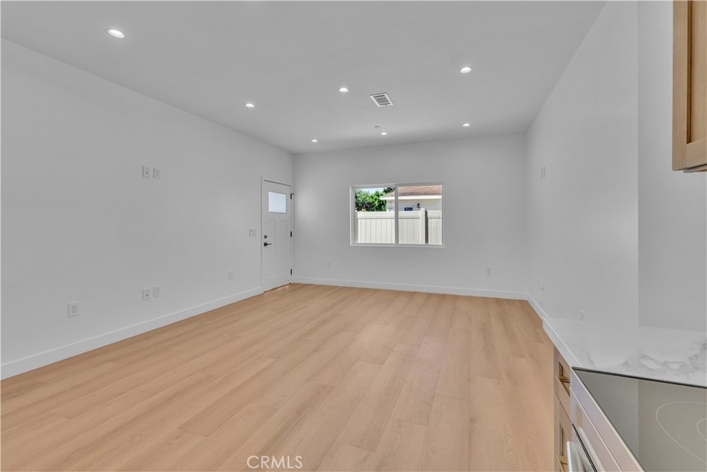4698 Kraft Avenue - Photo 8