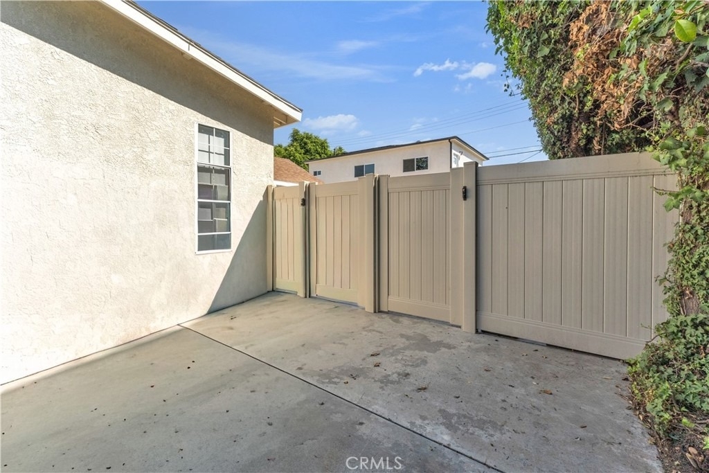 4700 Kraft Avenue - Photo 22