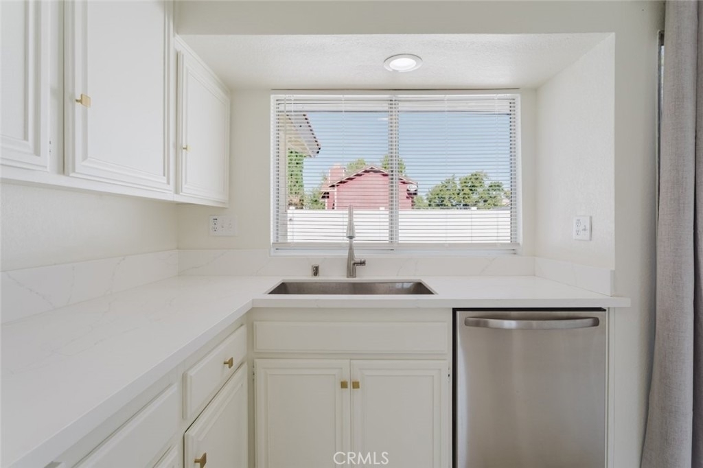 203 Linda Court - Photo 15