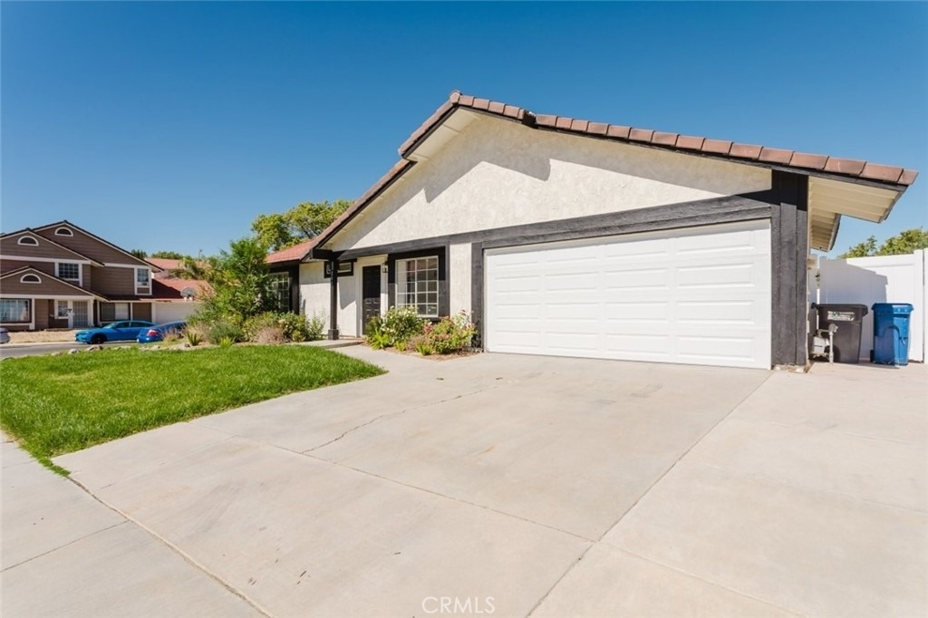 203 Linda Court - Photo 3