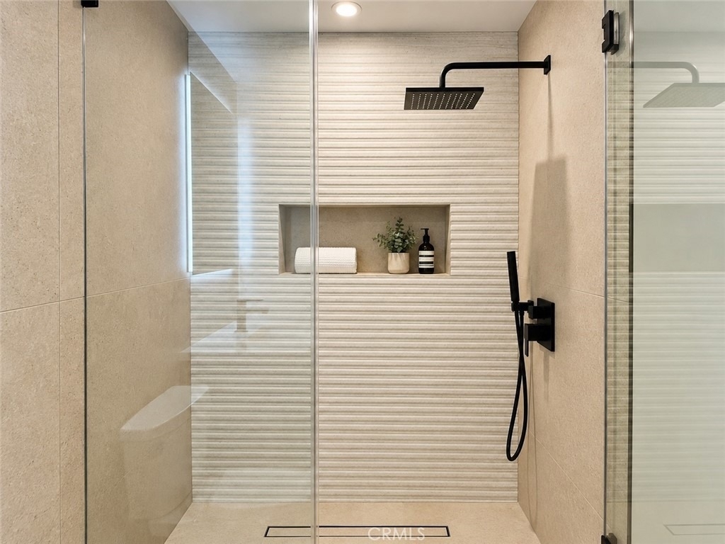 12818 1/2 Bloomfield Street - Photo 6