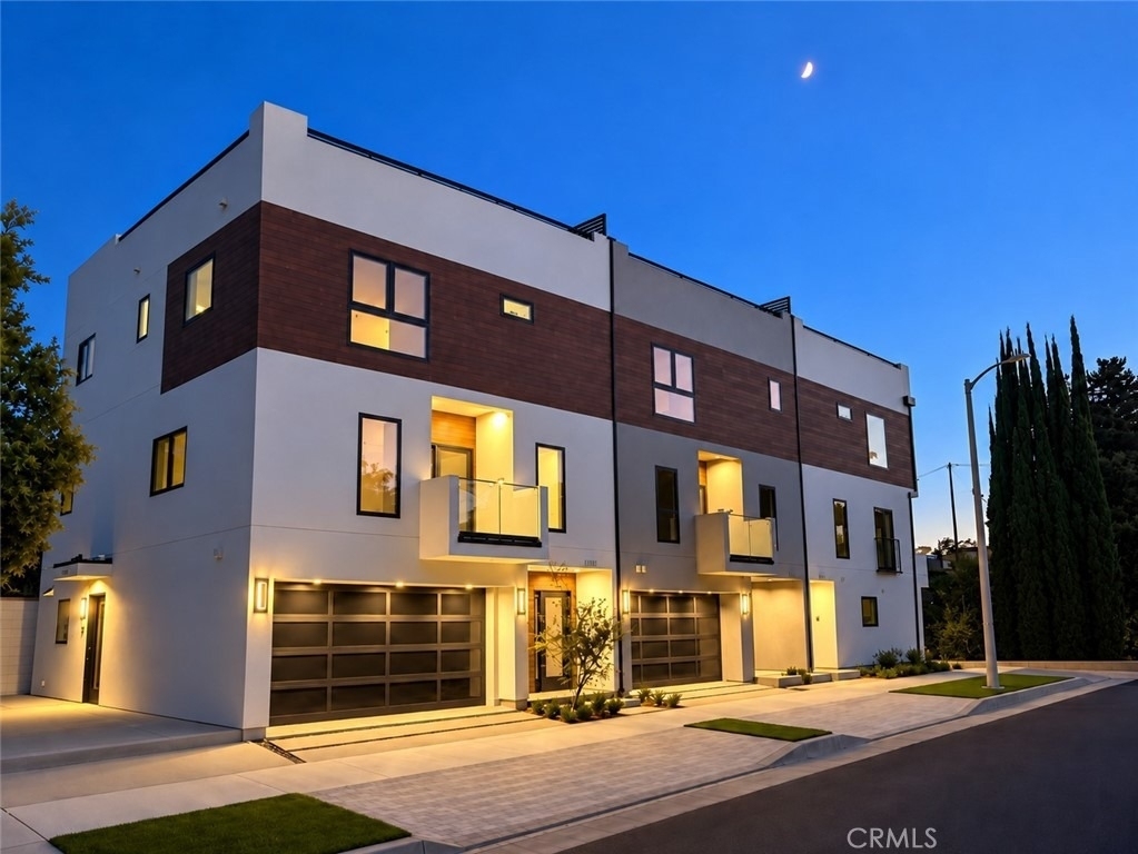 12818 1/2 Bloomfield Street - Photo 8