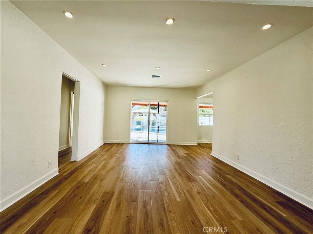 6547 Denny - Photo 4
