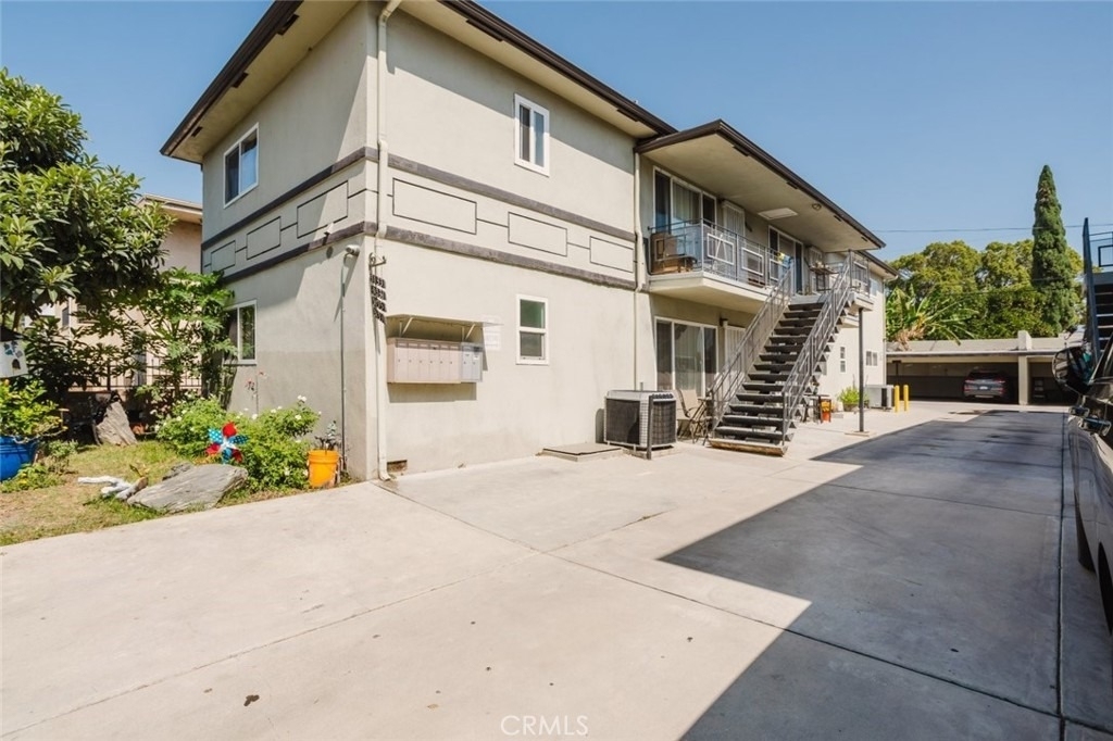 3131 Perlita - Photo 0
