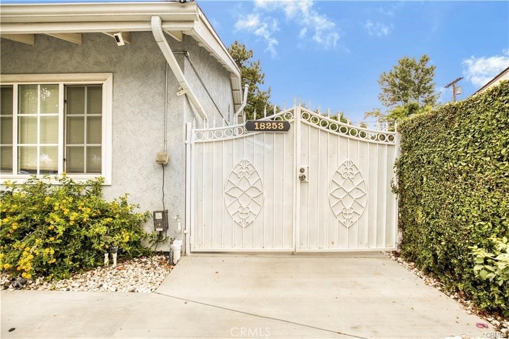 18253 Kingsbury Street - Photo 1