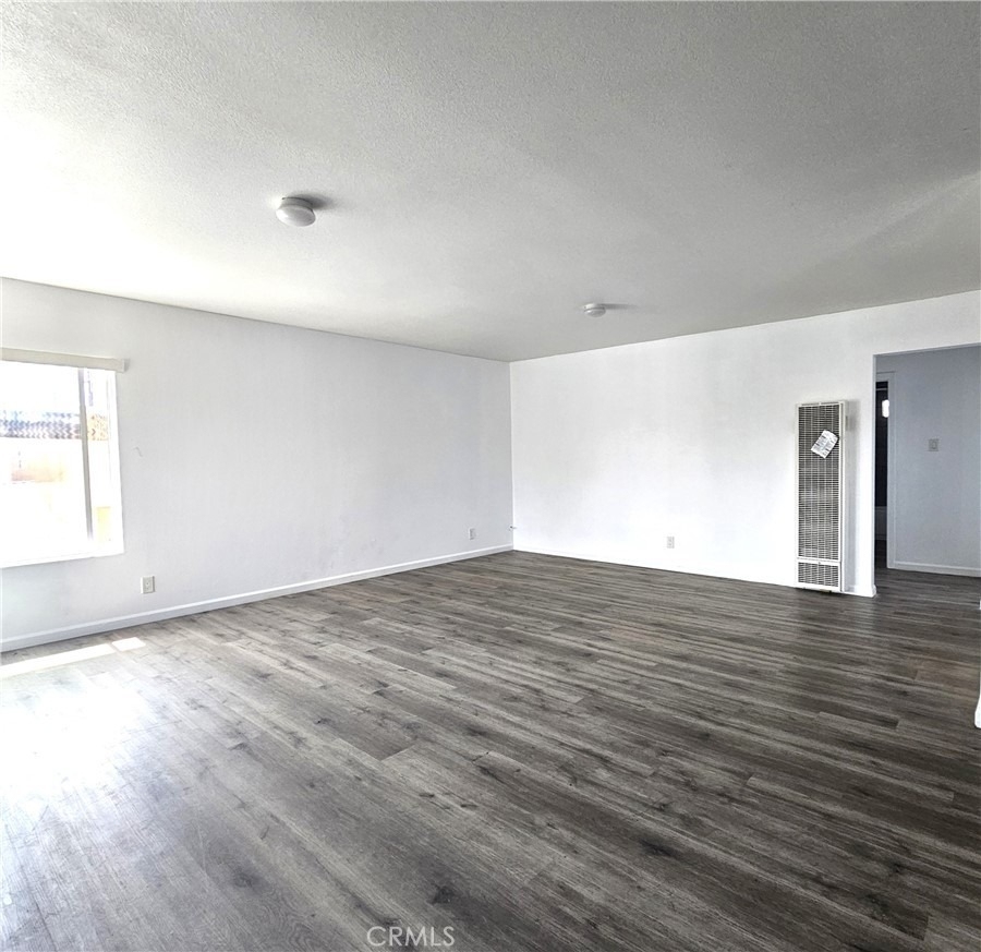 320 E Hullett - Photo 5