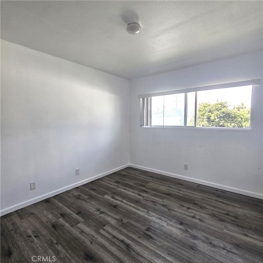 320 E Hullett - Photo 8