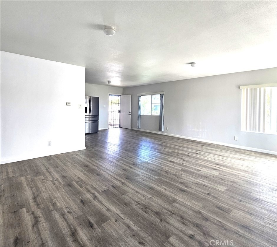 320 E Hullett - Photo 7