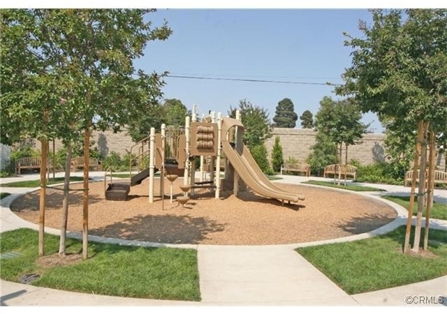 1800 Oak Street - Photo 1