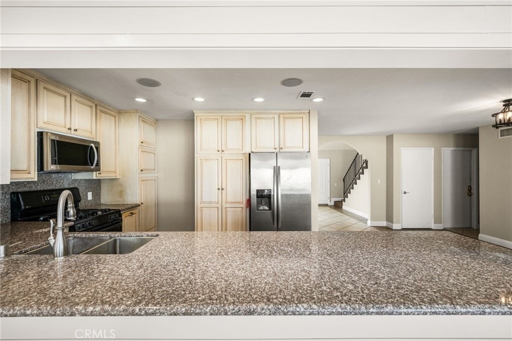 1129 Iris - Photo 17
