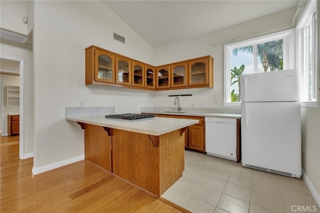1410 Peppertree - Photo 6