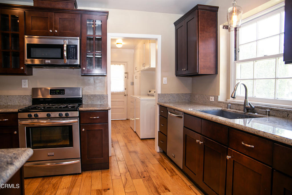 7601 Flight Avenue - Photo 8